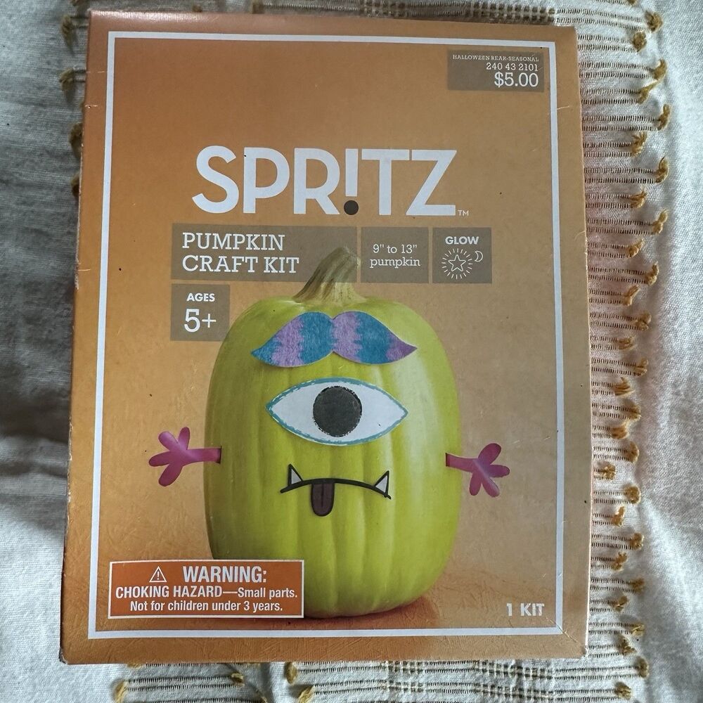 Spritz Pumpkin Craft Kit Monster 9-13” Pumpkin Decoration Halloween